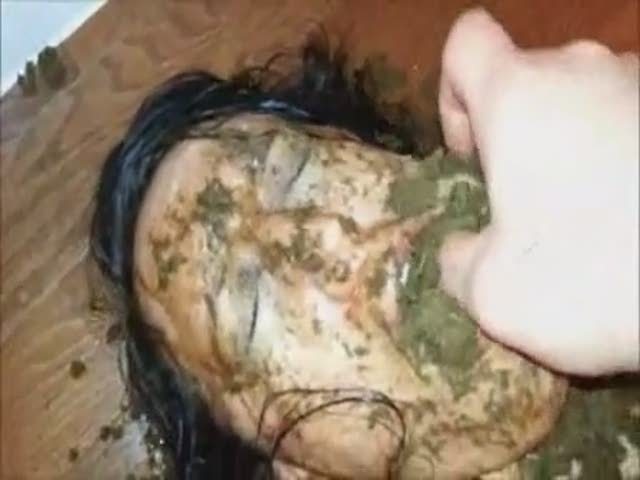 Horse Crap Porn - Girl covered in horse shit hardcore scat