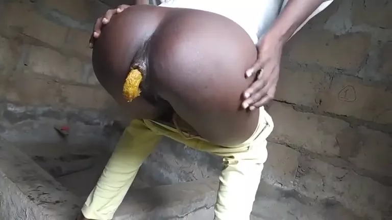 Poop Porn - African poops in a building site